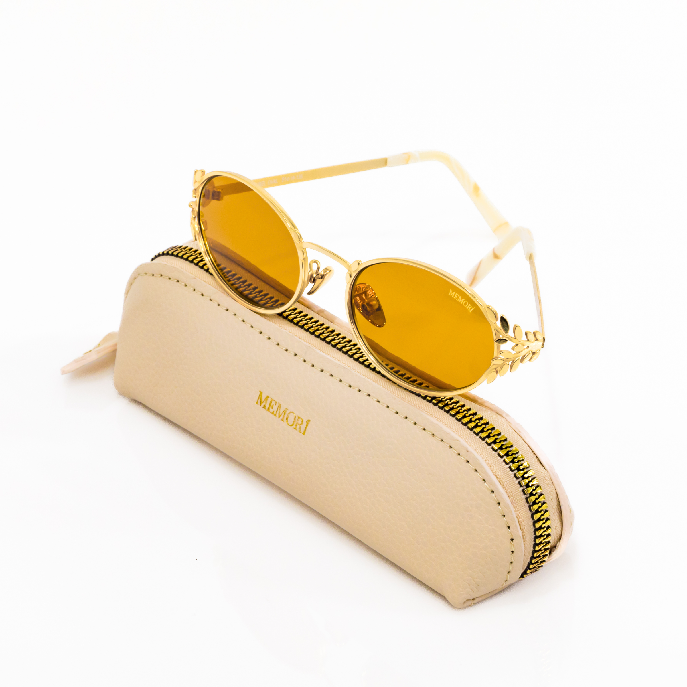 golden goggles Laurel Oval Sunglasses in Gold, Golden Lens